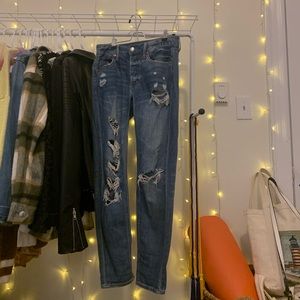 American eagle ripped tomgirl jeans size 2